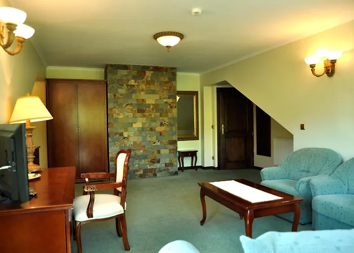 Zacisze Nocleg ze śniadaniem 3*